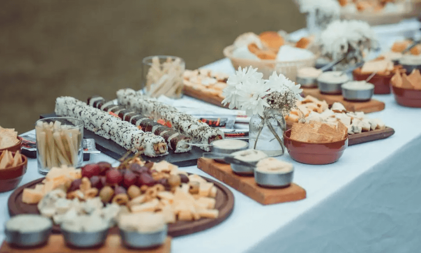 🥂 Sabores que enamoran: Cómo elegir el menú perfecto para tu boda moderna en Monterrey